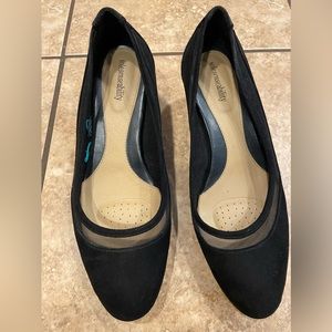 Women’s Solesenseabilty Brand Black Low Heel Dress Shoes 9.5